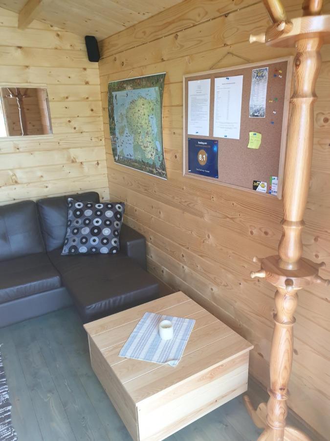 Cozy Summer House With Free Parking Near City Center & Beach كوريسارِ المظهر الخارجي الصورة